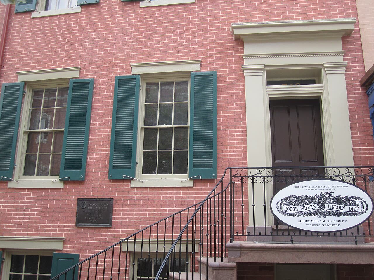 The Petersen House across the street, where Lincoln died