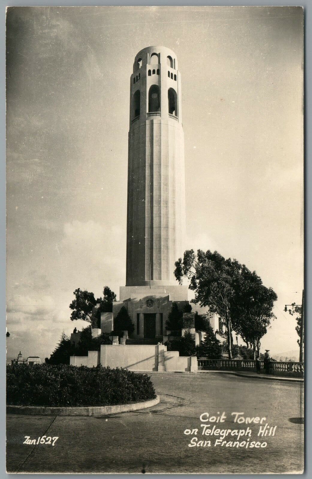 Башня Койт на старой фотографии 1930-х годов